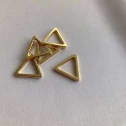 Passant triangle doré