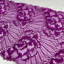 Dentelle de Calais 20 cm violine fleurs wind